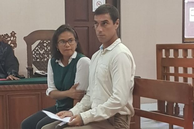 Selundukan 24 Biji Ganja, WN Peru Dituntut 1 Tahun 6 Bulan Penjara