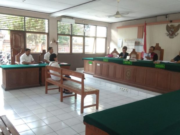 Berjualan di Atas Trotoar, PKL Ditipiring Rp 300.000