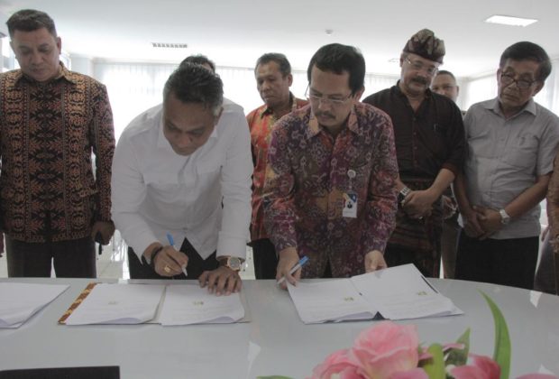 Bupati Robby Idong Resmi Gandeng ITB STIKOM Bali – Kirim Anak Muda Sikka Magang ke Luar Negeri