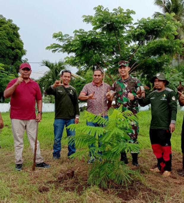DLH Flotim Dandani Taman Felix Fernandez Larantuka