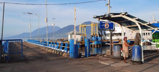 Tiba di Pelabuhan Waibalun, Ratusan Penumpang KMP Ranaka Tidak Diperiksa